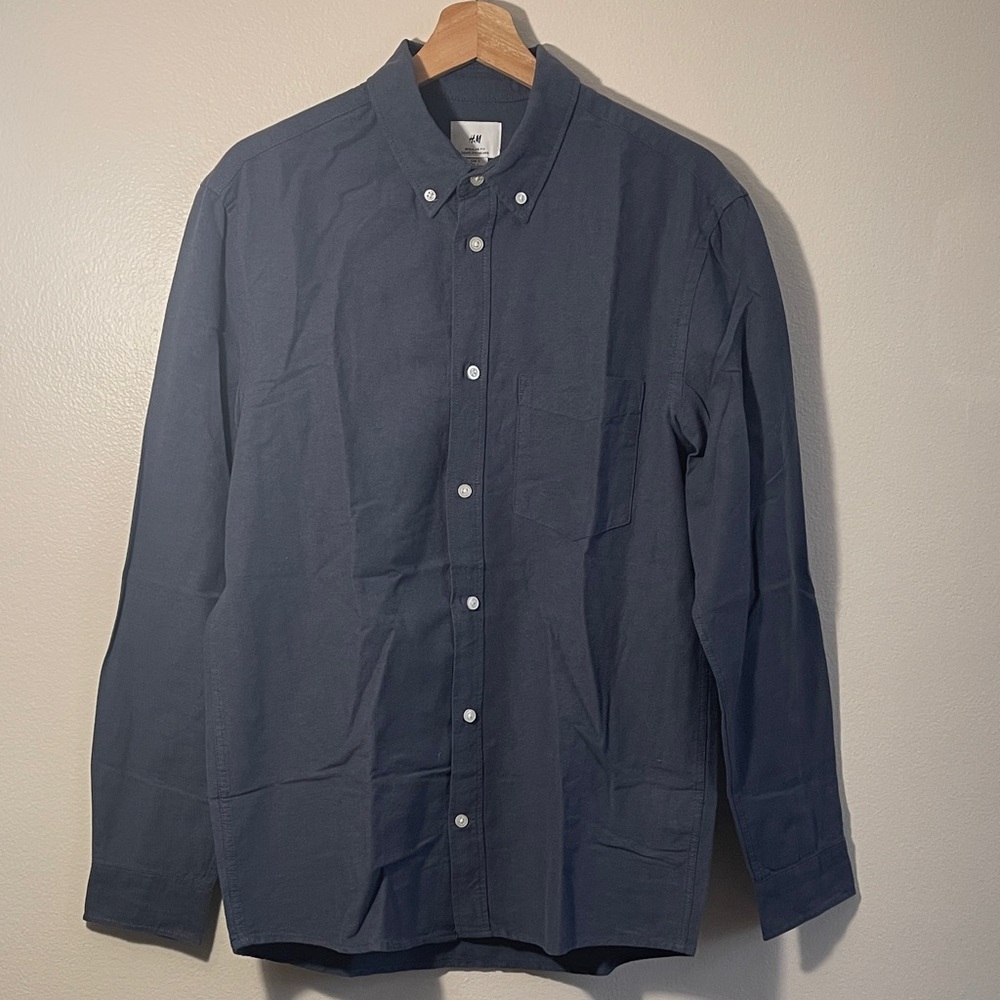 H&M Navy Casual Button-Down Shirt Small